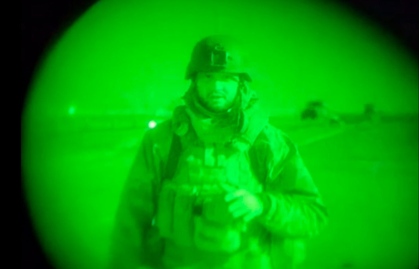 Отходили по Антоновскому мосту: пропагандисты показали кадры бегства армии Путина