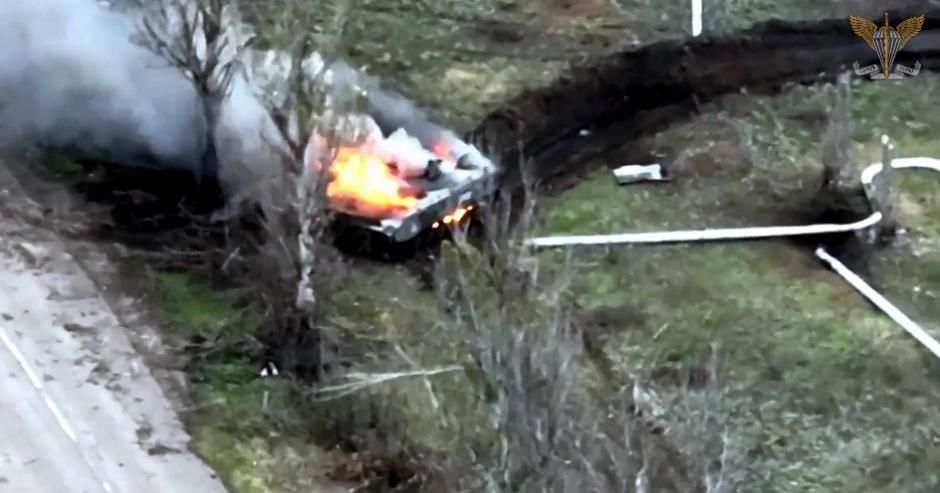 Николаевская 79-я ОДШБр подорвала БМП с оккупантами на Донбассе – видео взрыва